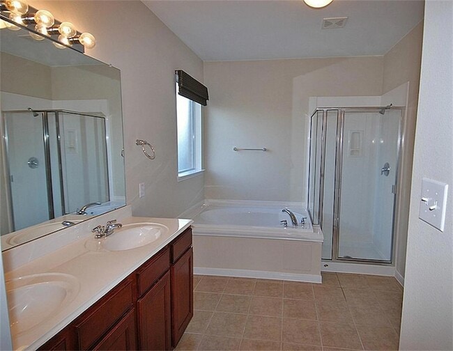 Building Photo - 19439 Suffolk Hollow Ln