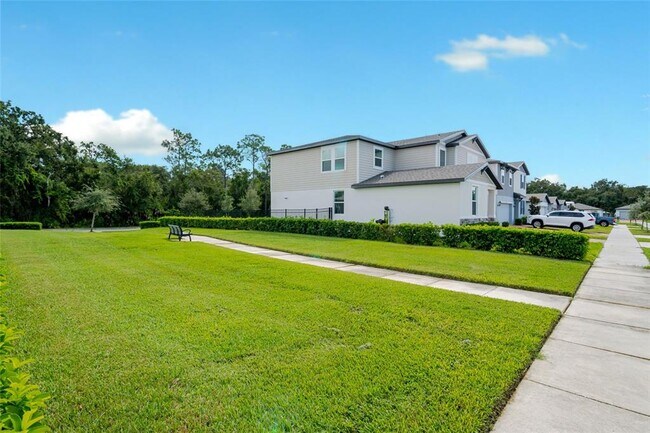 Building Photo - 2943 Sunstar Dr