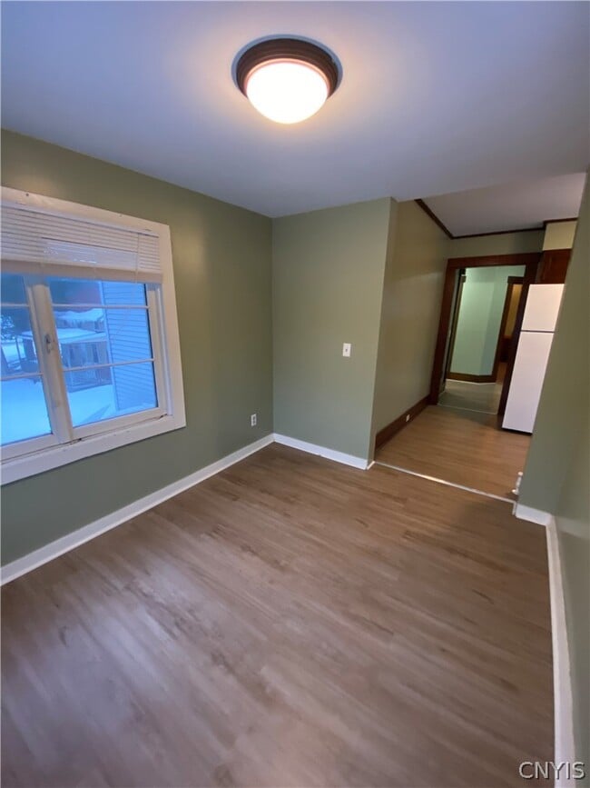 Building Photo - 33 State St