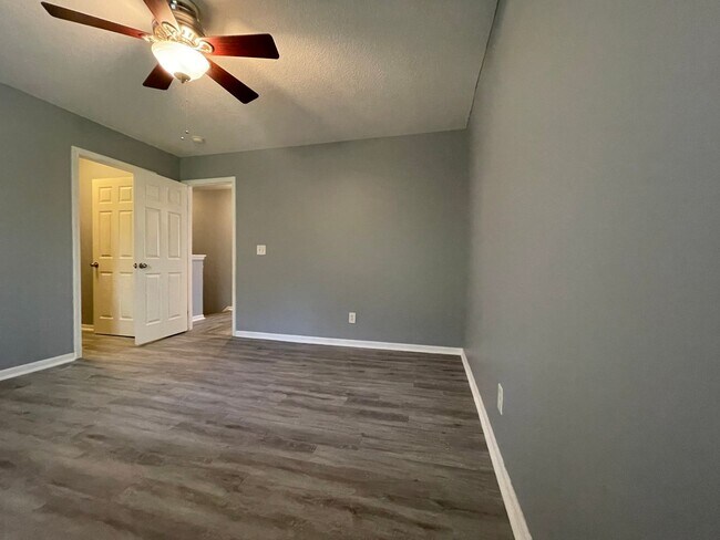 Building Photo - 1251 Hall Ln