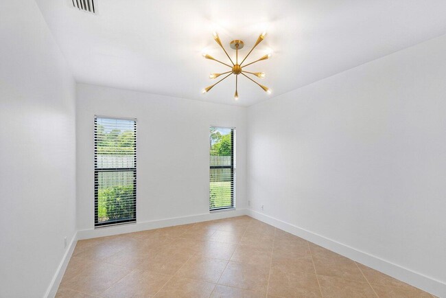 Building Photo - 21155 Shady Vista Ln