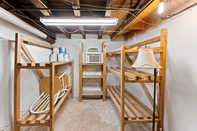 Building Photo - 1139 Titan St