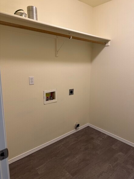 Laundry Room - 398 East Cassidy Drive