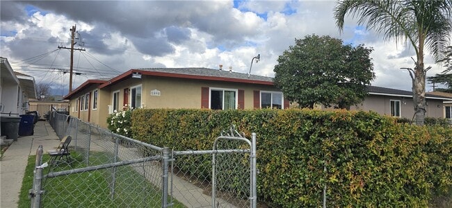 Building Photo - 1095 E Nocta St