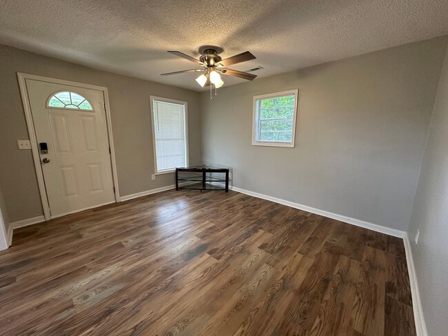 Building Photo - 1216 Ferron Ave