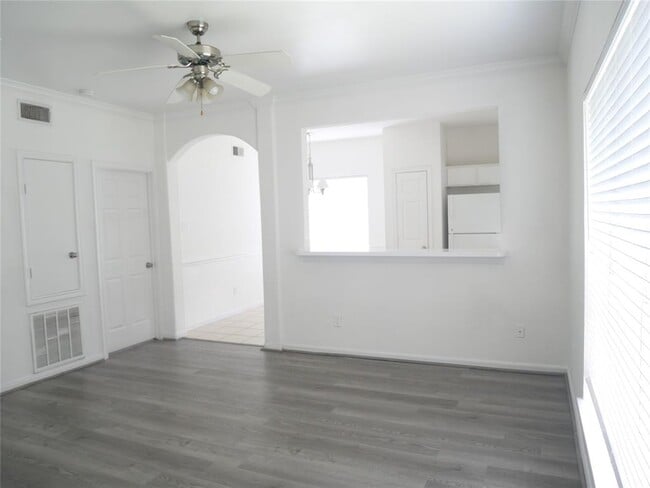 Building Photo - 6289 Wilcrest Dr