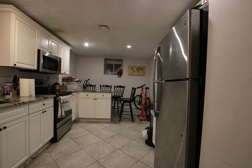 Building Photo - 58 Dudley St