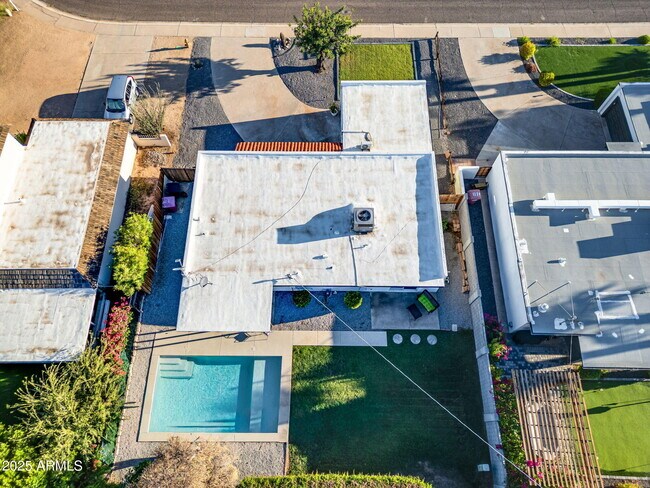 Building Photo - 8326 E Crestwood Way