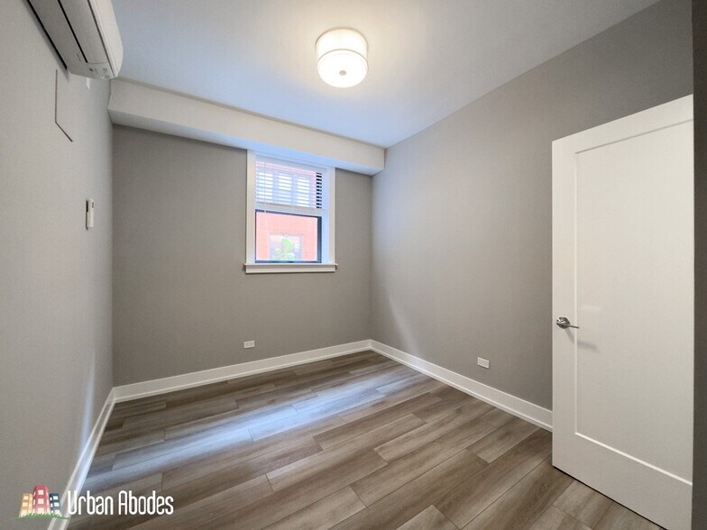 Building Photo - 3941 N Janssen Ave