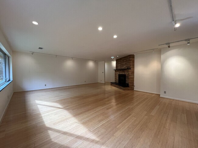 Building Photo - Charming Portland Home with Garden Oasis, ...