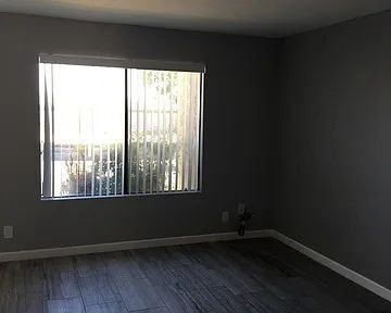 Building Photo - Beautifully Updated 2-Bedroom Townhome in Lakeview Villas!