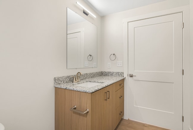 Building Photo - Lincoln Crossing Apartments unit 3107