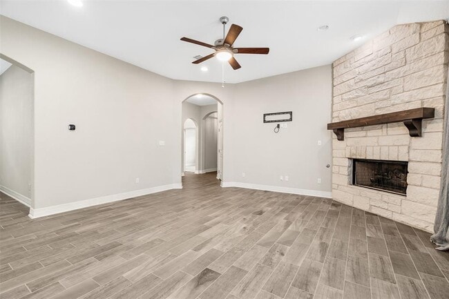 Building Photo - 385 Bonnet Blvd