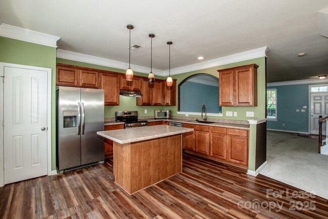 Building Photo - 9366 Greenheather Dr