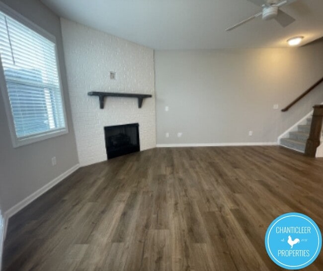 Building Photo - 764 Putney Hl Rd