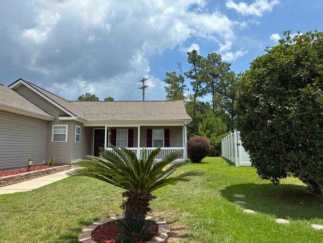 Building Photo - 9565 Sullivan Dr
