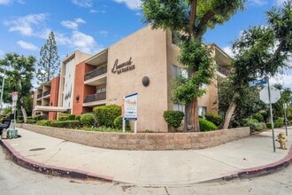 Building Photo - *FIRST MONTH FREE WHEN APPLICATION IS SUBMITTED THE SAME DAY OF TOUR* Bright 1 Bed / 1 Bath with ...