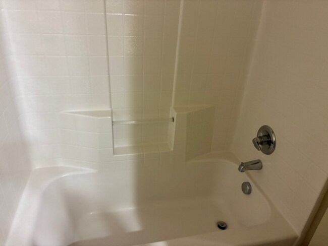 Building Photo - BW8920