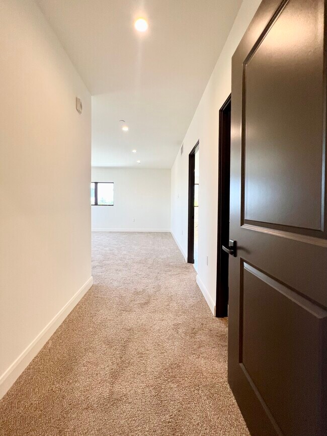 primary suite - 859 S Lucerne Blvd