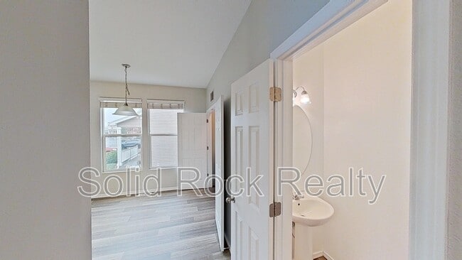 Building Photo - 10540 Wells Point