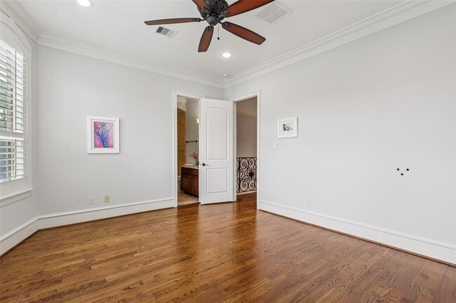 Building Photo - 5533 Navarro St