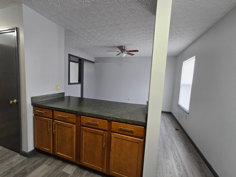 Building Photo - 6048 Trowbridge Way
