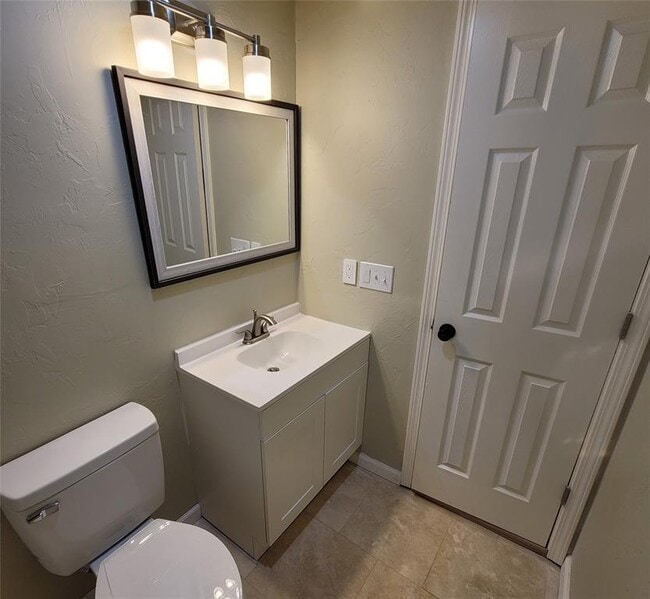 Building Photo - 506 N Beard Ave