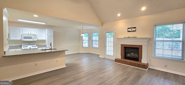 Building Photo - 2 Mill Ridge Pl