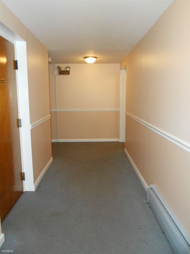 Building Photo - 1 br, 1 bath  - 353 Main St