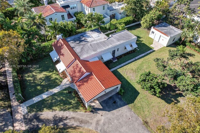 Building Photo - 1305 Alhambra Cir