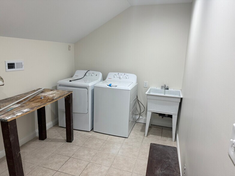 Building Photo - 3556 W 73rd Ave