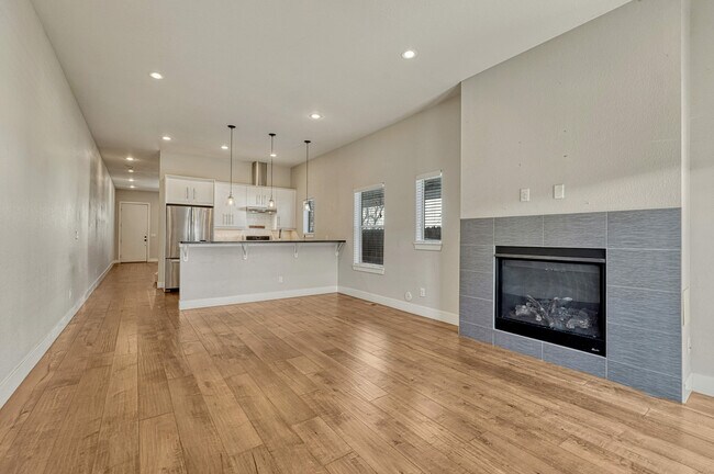 Building Photo - 534 S Lincoln St