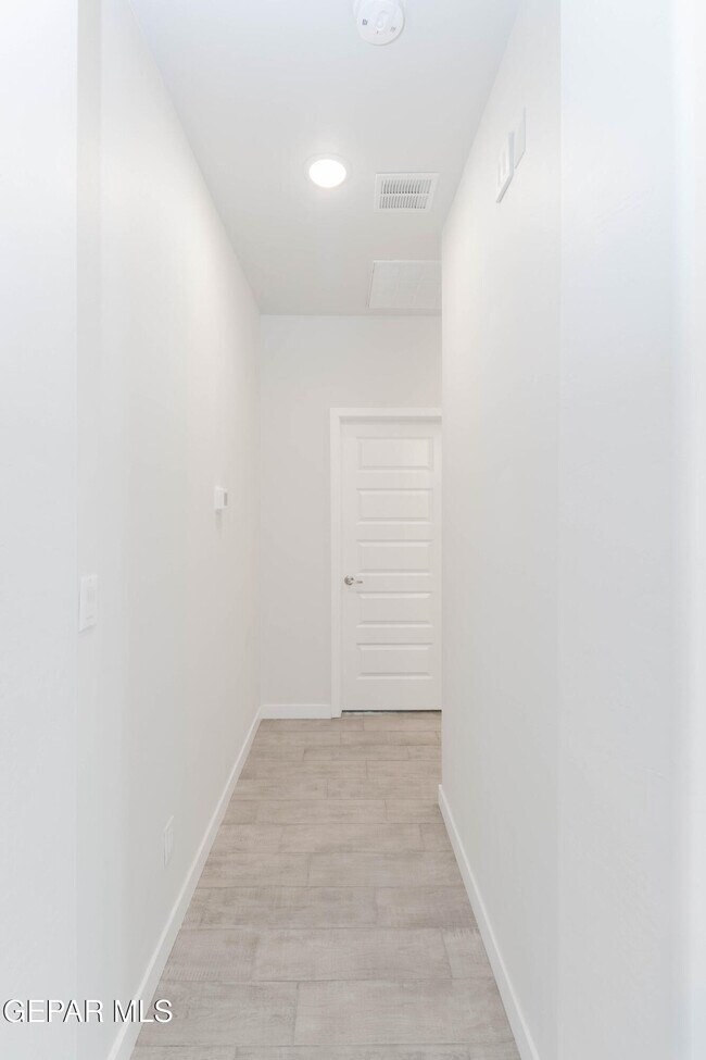 Building Photo - 12832 Haxby St