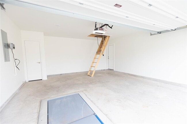 Building Photo - 9228 NW 86th St