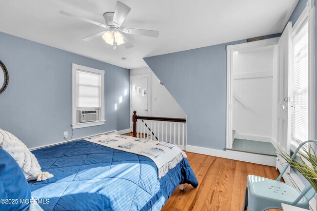 Building Photo - 6 Center St