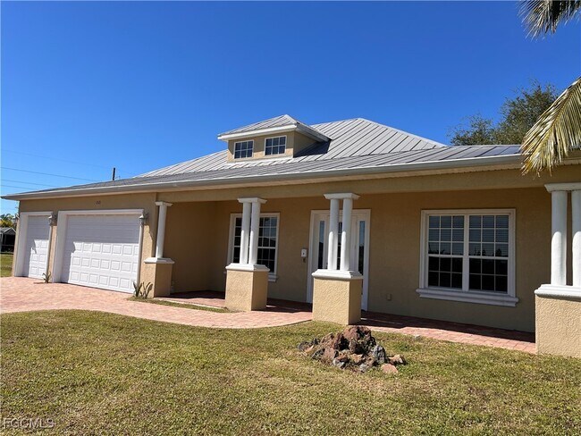 Building Photo - 1521 SW 22nd Pl