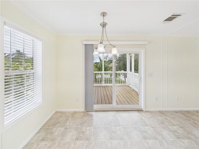 Building Photo - 310 Pineapple St