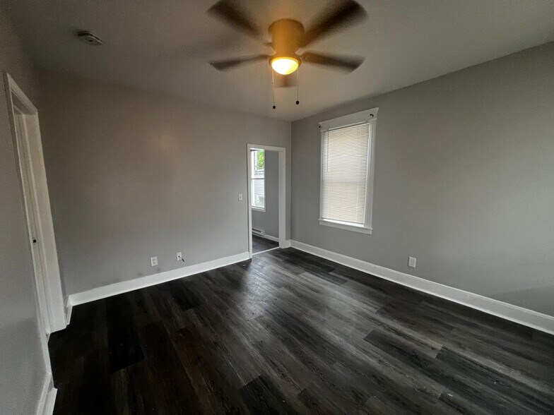 Building Photo - 129 Congress Ave