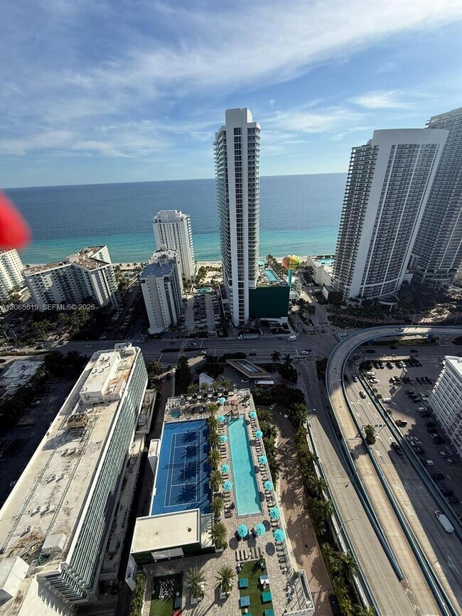Building Photo - 4010 S Ocean Dr