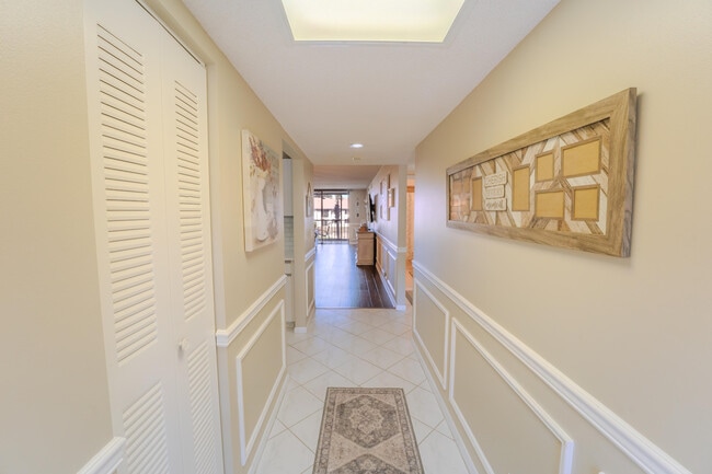 Building Photo - 4725 Lucerne Lakes Blvd E