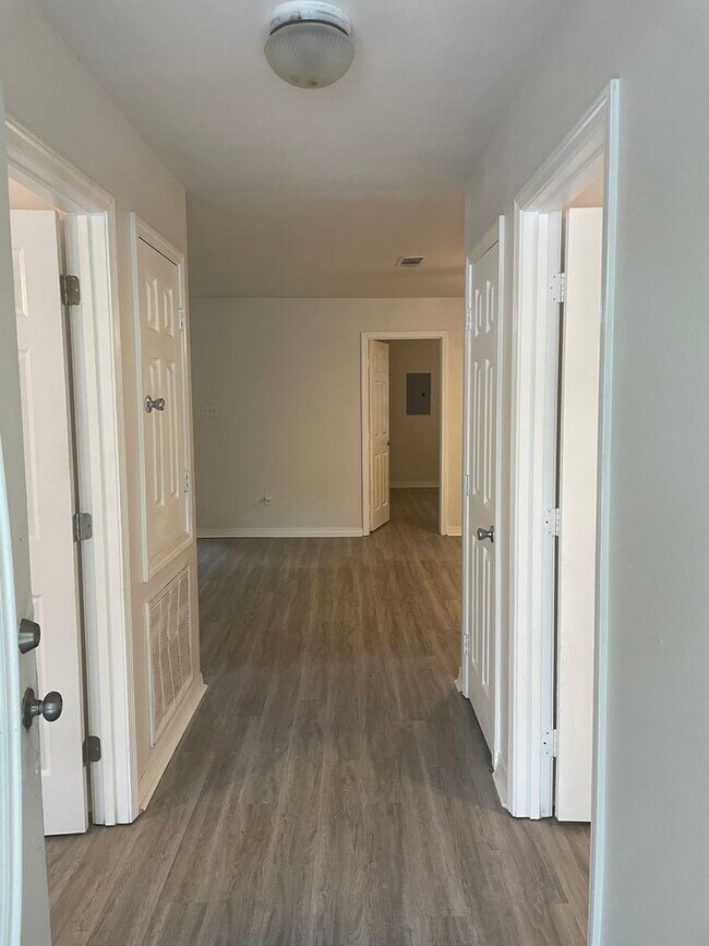 Building Photo - 31 Grand Lido