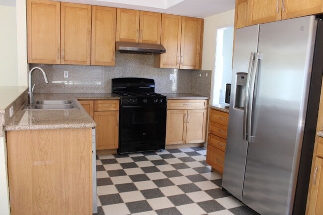 Building Photo - 151 Grenadine Way
