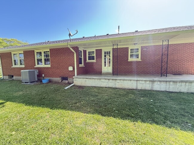 Building Photo - 6583 New Jackson Hwy