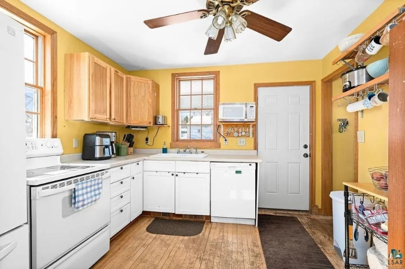 Building Photo - 711 E 8th St