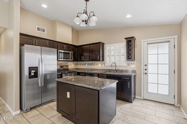 Building Photo - 14809 Tierra Crystal Ave
