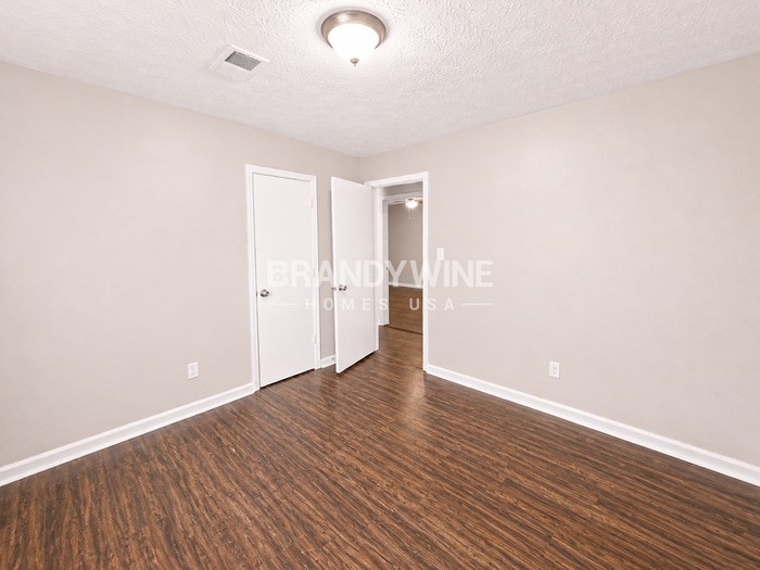 Building Photo - 5196 Brough Ln