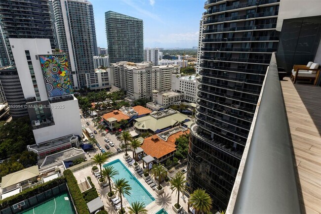 Building Photo - 801 S Miami Ave