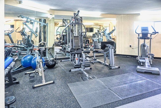 Building Photo - 1363 Oceanview Dr