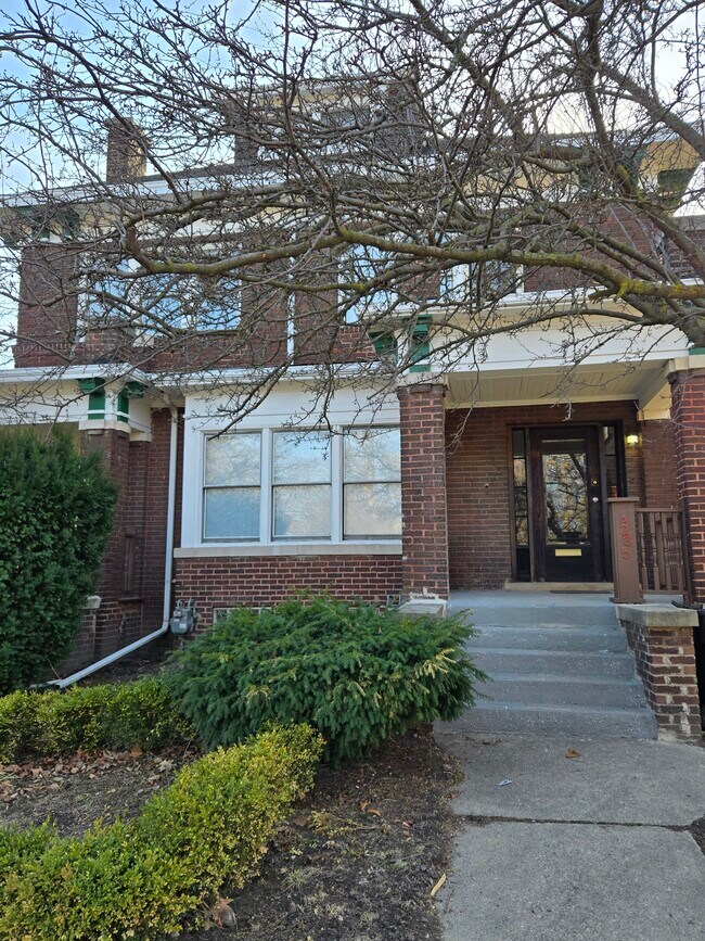 Primary Photo - 4235 Trumbull