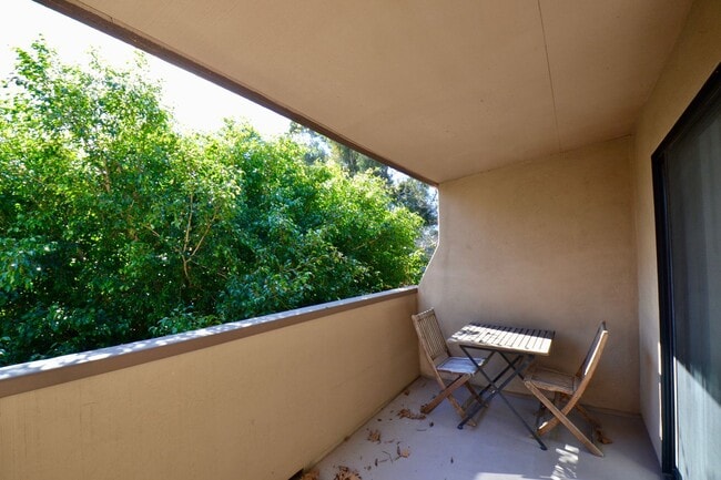 Building Photo - Tranquil Furnished 2 Bedroom in Boardwalk Community! 2 Assigned Underground Parking Spaces! New I...